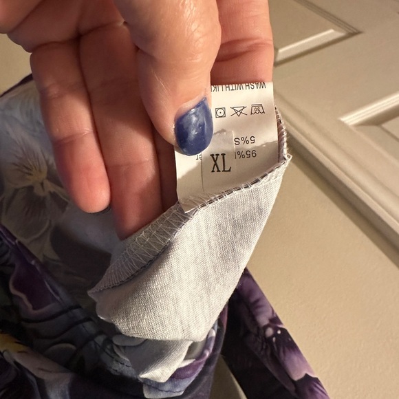 Women’s purple flowered long sleeve shirt size XL. Very soft thin material. - Picture 3 of 3